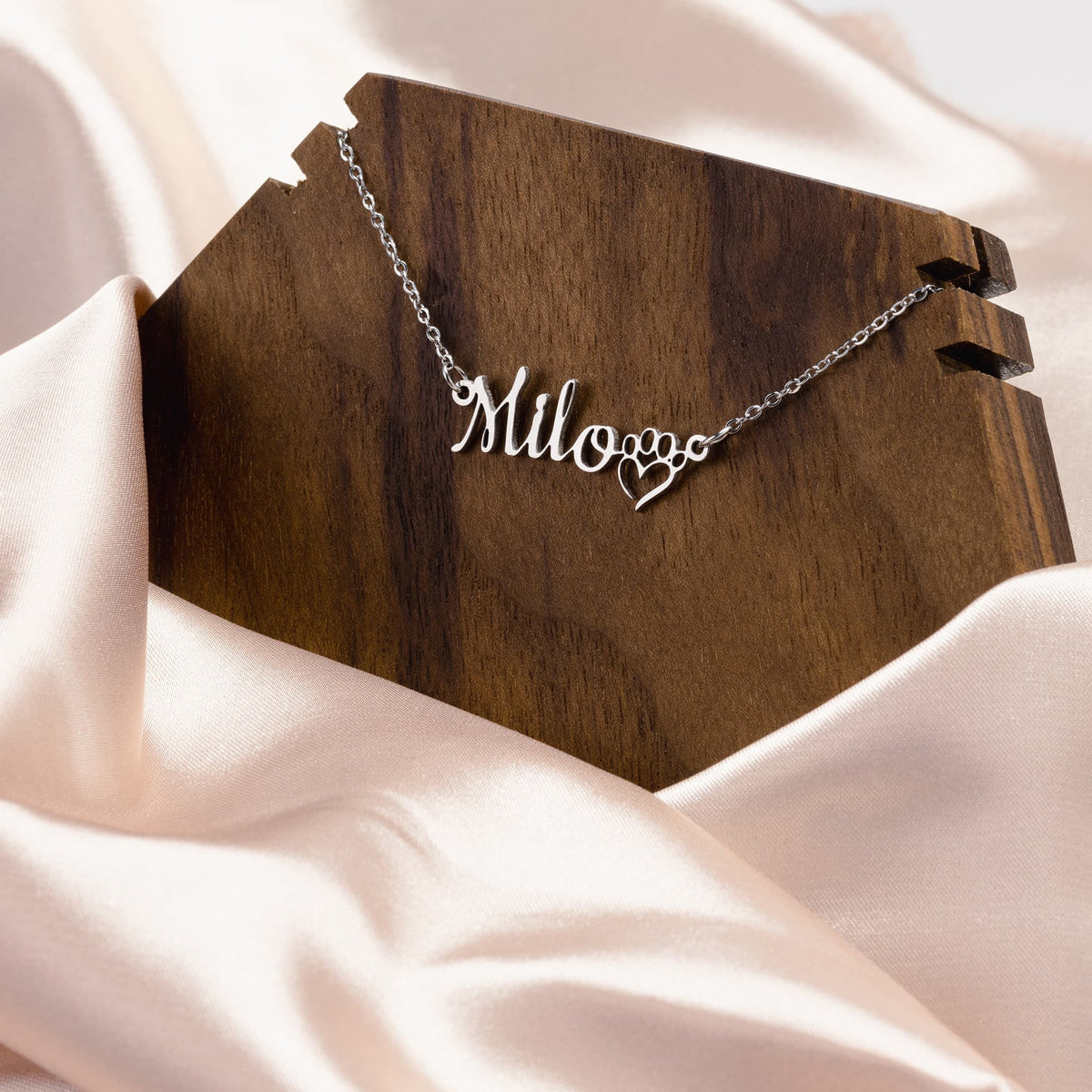 dod mom necklace